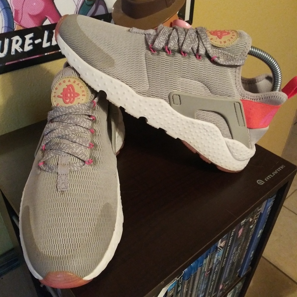 Nike Huarache Run... W8.5